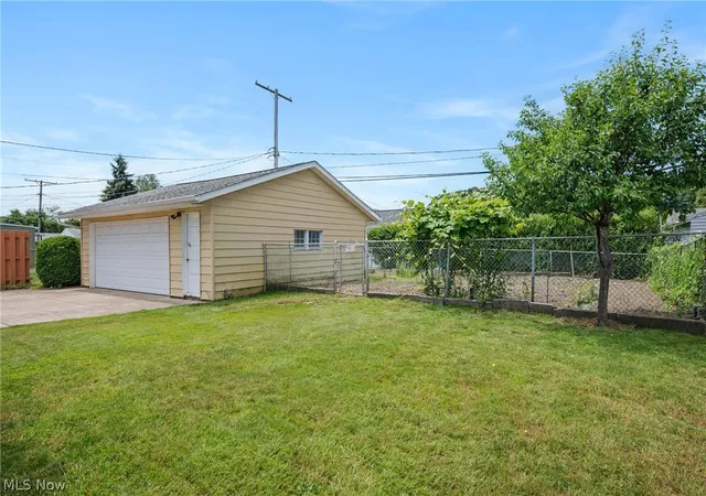 Homes for sale in Mayfield Heights, OH | 1226 Golden Gate Blvd, Mayfield Heights, OH 44124 | MLS# 5218704