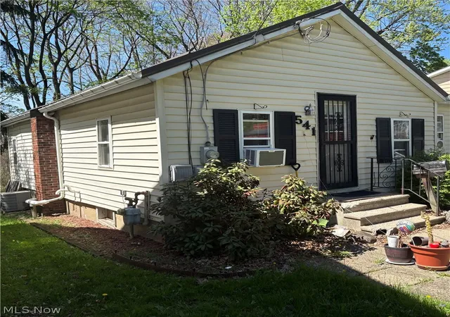 Homes for sale in Ravenna, OH | 541 Clinton St, Ravenna, OH 44266 | MLS# 5218715