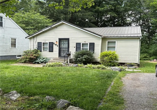 Homes for sale in Ravenna, OH | 541 Clinton St, Ravenna, OH 44266 | MLS# 5218715
