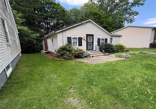 Homes for sale in Ravenna, OH | 541 Clinton St, Ravenna, OH 44266 | MLS# 5218715