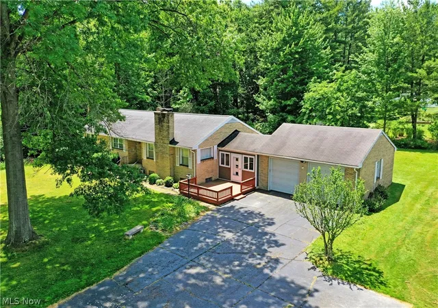 Photo 2 of Single family home for sale at 2141 North Rd Ne, Warren, OH 44483 | MLS# 5218722 | Listing updated on 2026-07-19