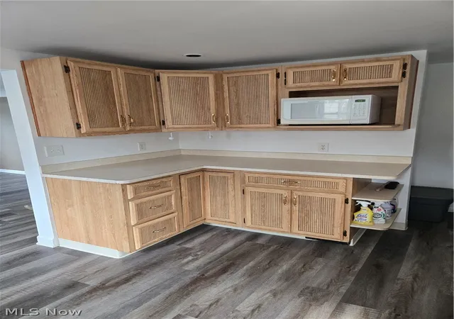Photo 3 of Single family home for sale at 1024 Quentin Rd, Eastlake, OH 44095 | MLS# 5217604 | Listing updated on 2026-07-14