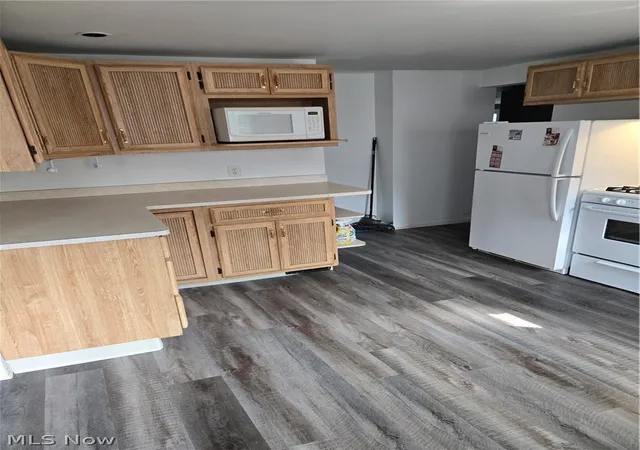 Photo 3 of Single family home for sale at 1024 Quentin Rd, Eastlake, OH 44095 | MLS# 5217604 | Listing updated on 2026-07-14