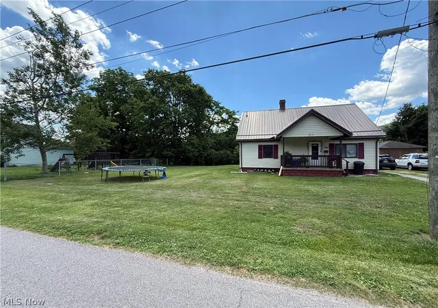 Homes for sale in East Liverpool, OH | 2014 Ohio Ave, East Liverpool, OH 43920 | MLS# 5218726