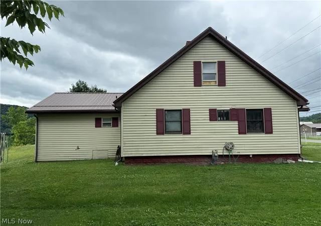 Homes for sale in East Liverpool, OH | 2014 Ohio Ave, East Liverpool, OH 43920 | MLS# 5218726