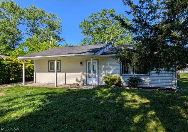 Photo 1 of Single family home for sale at 351 Devonshire Rd, Vermilion, OH 44089 | MLS# 5218745 | Listing updated on 2026-08-26