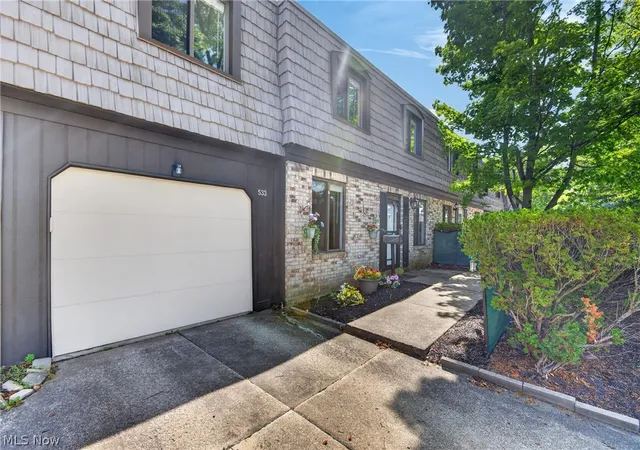 1st image of 533 Tollis Pkwy #1-02, Broadview Heights, OH 44147 | MLS# 5218741