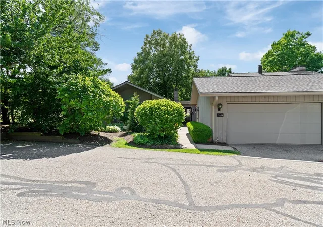 31st image of 731 Creekside Dr #38, Aurora, OH 44202 | MLS# 5215232