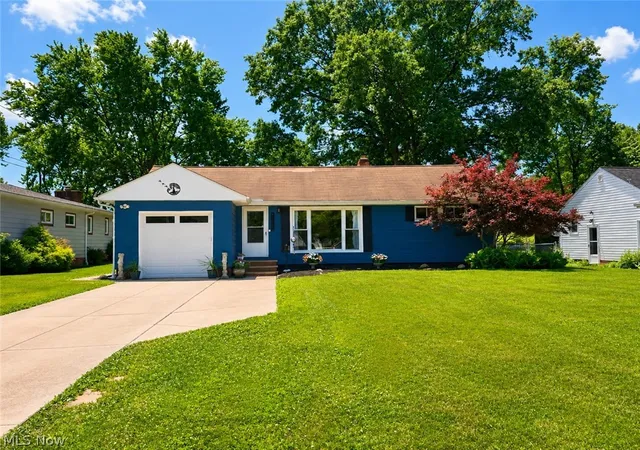Homes for sale in Parma Heights, OH | 11737 Meadowbrook Dr, Parma Heights, OH 44130 | MLS# 5218358