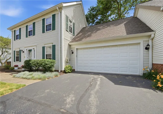 Photo 2 of Condo for sale at 26 Hudson Comn Dr, Hudson, OH 44236 | MLS# 5218519 | Listing updated on 2026-08-29