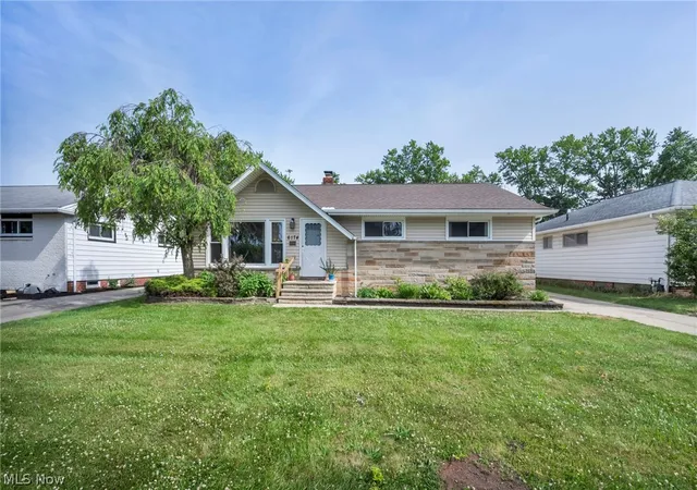 Homes for sale in Mayfield Heights, OH | 6174 Westerham Rd, Mayfield Heights, OH 44124 | MLS# 5218712
