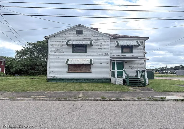 1st image of 1612 Spring St, Parkersburg, WV 26101 | MLS# 5218872