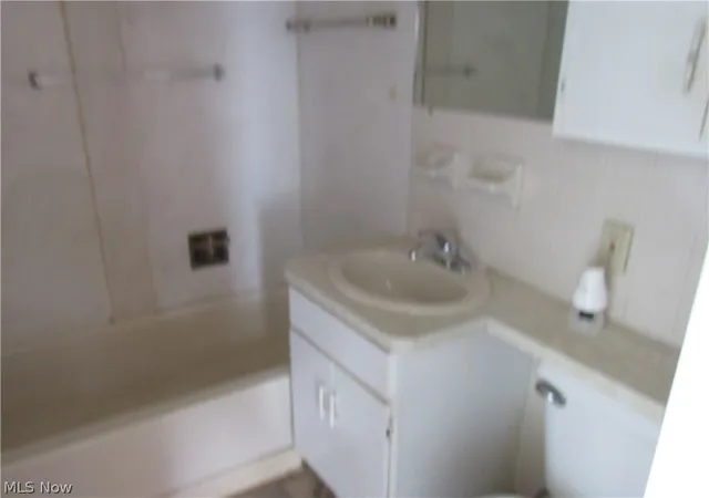 10th image of 22131 S Lakeshore Dr, Euclid, OH 44123 | MLS# 5218854