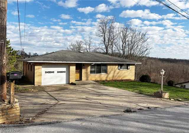 3rd image of 137 Clay St, Weirton, WV 26062 | MLS# 5218744
