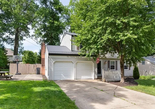 2nd image of 492 Hickory Hollow Dr, Canfield, OH 44406 | MLS# 5218824
