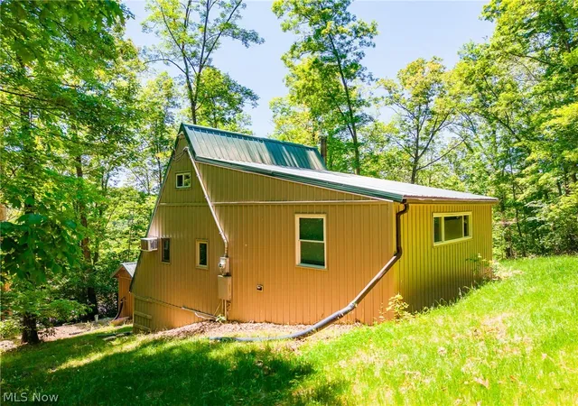 2nd image of 6257 Caddy Rd Sw, Bowerston, OH 44695 | MLS# 5215190