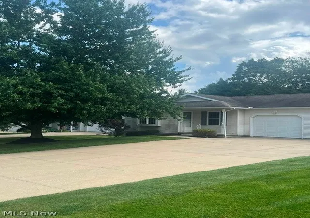Homes for sale in Doylestown, OH | 120 Thorn Wy, Doylestown, OH 44230 | MLS# 5218986