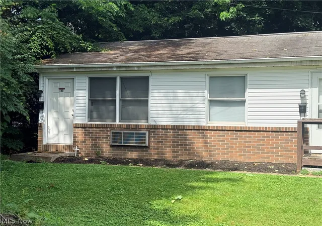 2nd image of 536 Beech Ln Nw, New Philadelphia, OH 44663 | MLS# 5218559