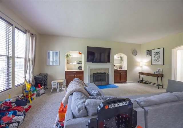 Photo 4 of Sale Pending at 8856 Oakbrook Cir, Twinsburg, OH 44087 | MLS# 5213620 | Listing updated on 2026-07-15