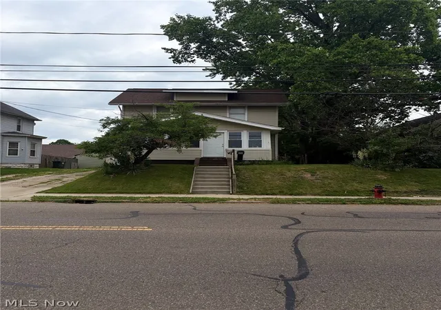 Photo 1 of Single family home for sale at 2815 11th Street Sw, Canton, OH 44710 | MLS# 5219072 | Listing updated on 2026-06-15