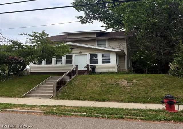 Photo 3 of Single family home for sale at 2815 11th Street Sw, Canton, OH 44710 | MLS# 5219072 | Listing updated on 2026-06-15