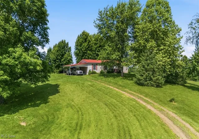 Homes for sale in Little Hocking, OH | 4731 State Route 555, Little Hocking, OH 45742 | MLS# 5219076