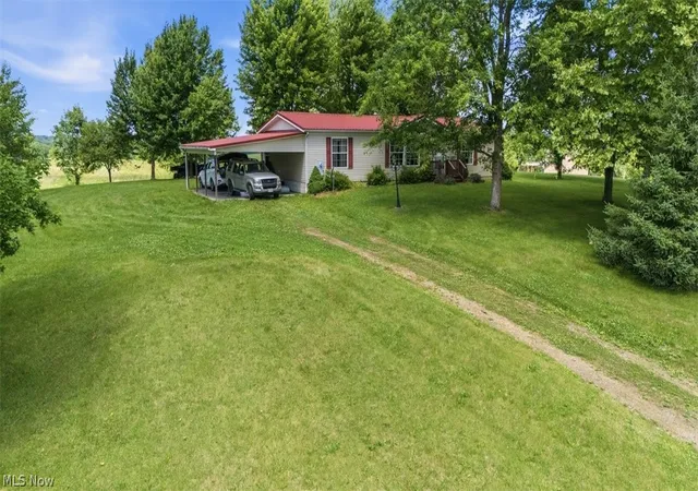 Homes for sale in Little Hocking, OH | 4731 State Route 555, Little Hocking, OH 45742 | MLS# 5219076