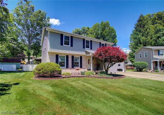 2nd image of 1495 Fredrickburg Dr, Youngstown, OH 44512 | MLS# 5218180