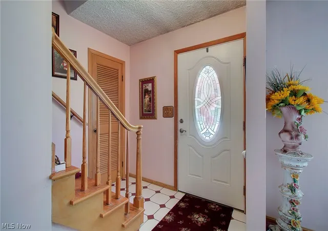 3rd image of 1495 Fredrickburg Dr, Youngstown, OH 44512 | MLS# 5218180
