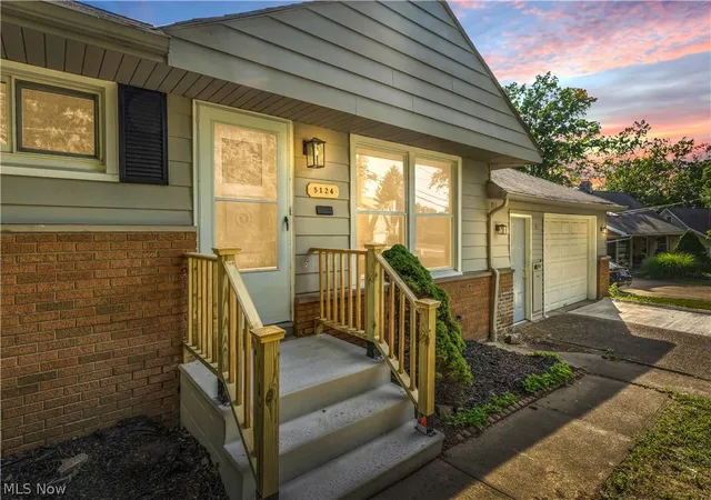 Homes for sale in Garfield Heights, OH | 5124 Donovan Dr, Garfield Heights, OH 44125 | MLS# 5218686