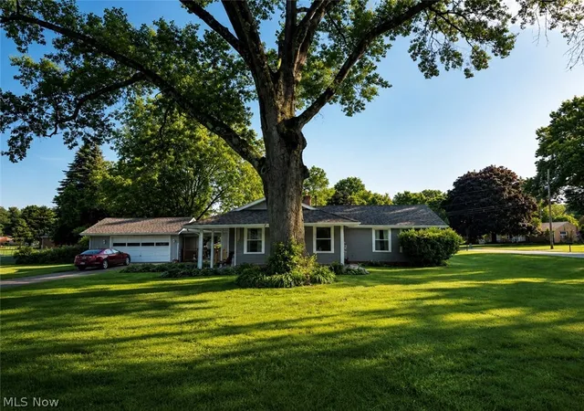 Homes for sale in Massillon, OH | 3146 Meadowwood St Nw, Massillon, OH 44646 | MLS# 5219208