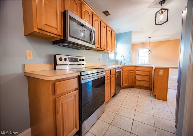 2nd image of 1852 Massachusetts Ave #8, Poland, OH 44514 | MLS# 5219142