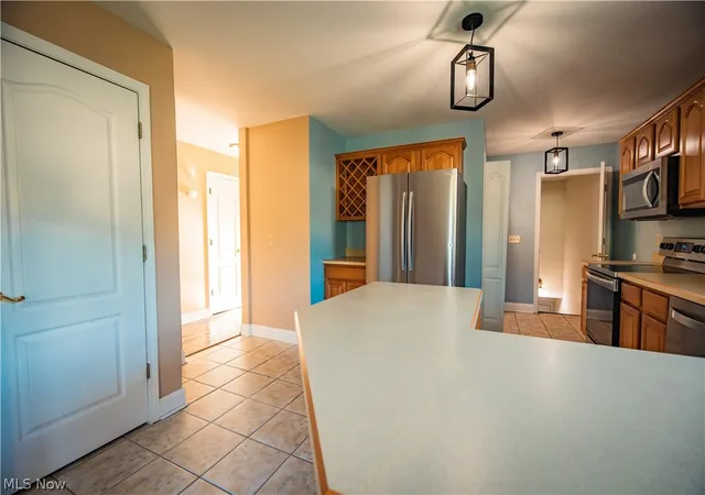 5th image of 1852 Massachusetts Ave, Poland, OH 44514