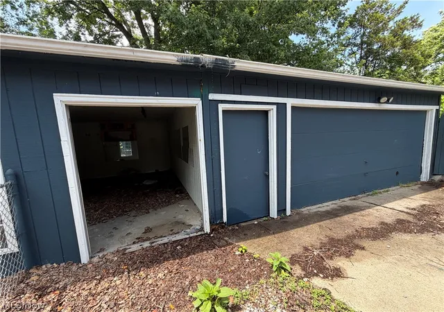 Photo 2 of Single family home for sale at 672 E 108th Street, Cleveland, OH 44108 | MLS# 5218894 | Listing updated on 2026-06-15