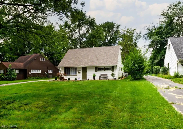 2nd image of 2379 Clyde St, Youngstown, OH 44514 | MLS# 5219275