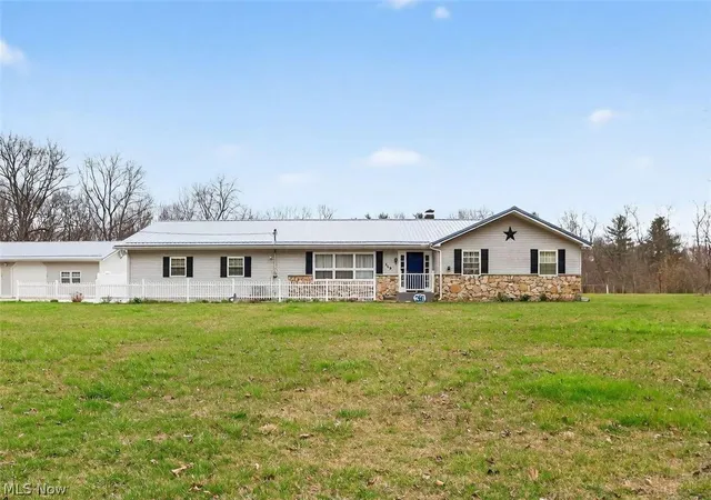 Homes for sale in Corning, OH | 360 County Rd 66 Rd, Corning, OH 43730 | MLS# 5219300
