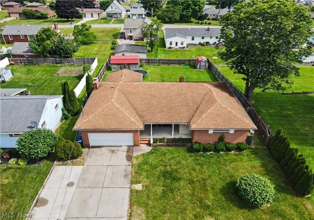 2nd image of 577 Geneva Ave, Struthers, OH 44471 | MLS# 5216332