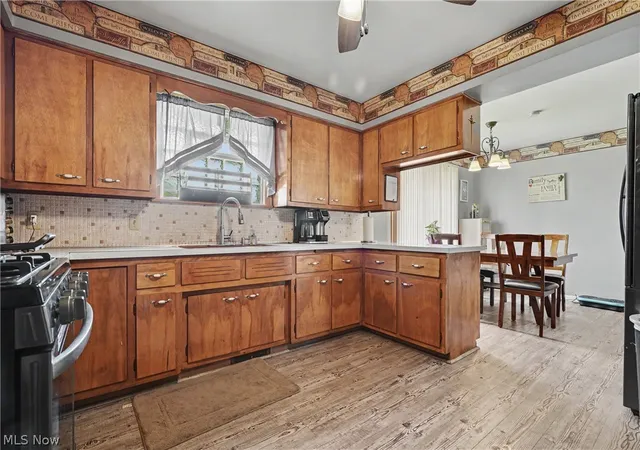 4th image of 577 Geneva Ave, Struthers, OH 44471 | MLS# 5216332