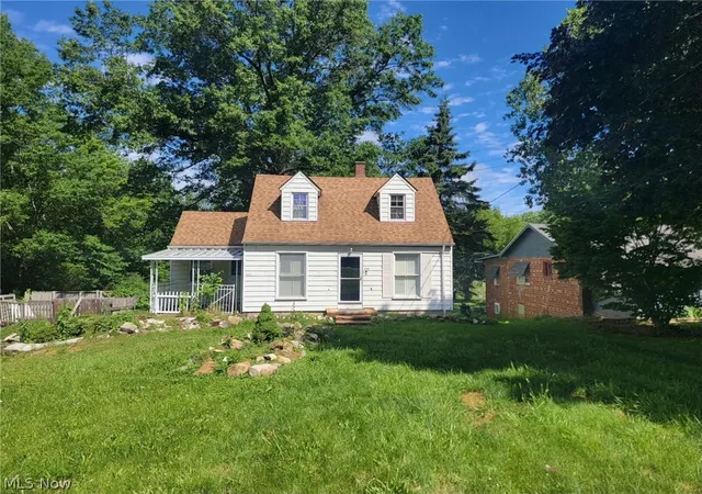 Homes for sale in North Olmsted, OH | 31276 Lorain Rd, North Olmsted, OH 44070 | MLS# 5219308