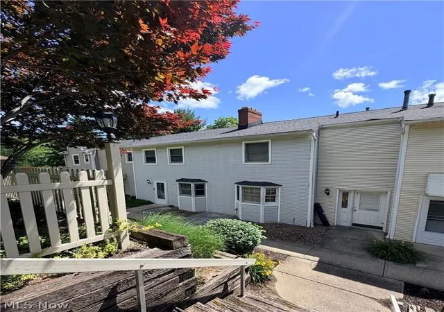 Listing Photo 4 - Condo for sale in building located at 11056 State Rte 44, Mantua, OH 44255 - Unit #M