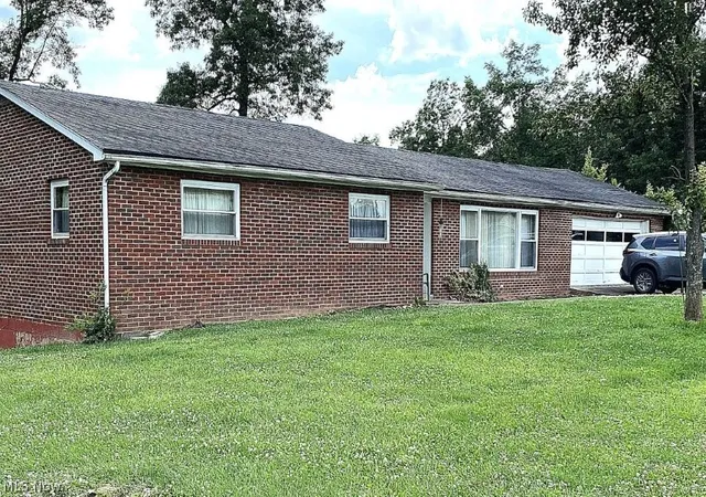 Photo 3 of Single family home for sale at 230 Oak Dr, Spencer, WV 25276 | MLS# 5219172 | Listing updated on 2026-06-23