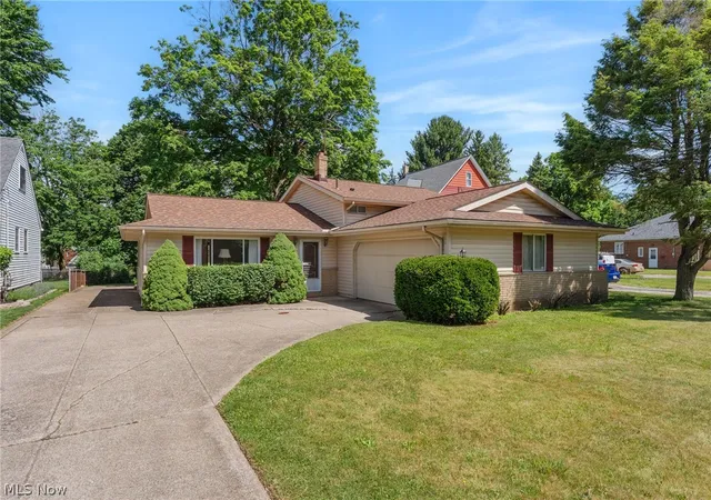 Photo 1 of Sale Pending at 21820 Mastick Rd, Cleveland, OH 44126 | MLS# 5219049 | Listing updated on 2026-07-08