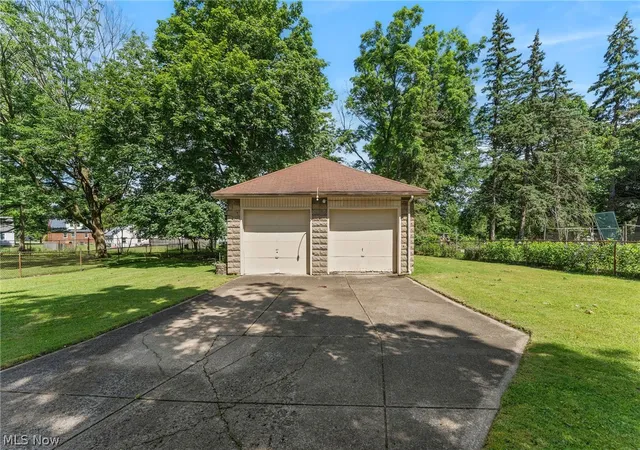 Photo 3 of Sale Pending at 21820 Mastick Rd, Cleveland, OH 44126 | MLS# 5219049 | Listing updated on 2026-07-08