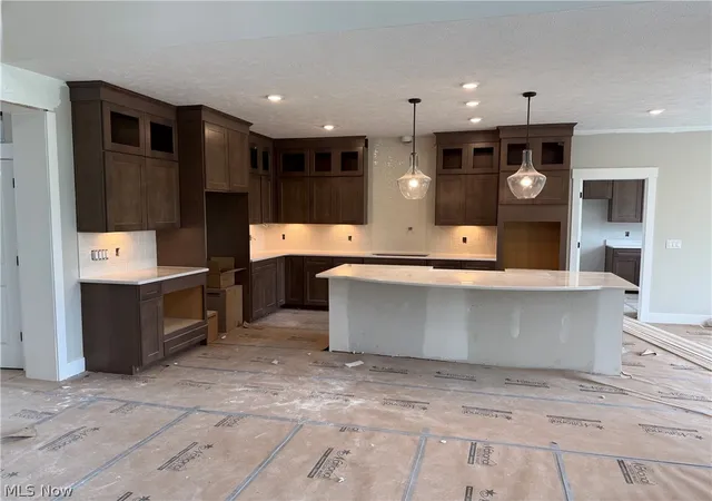 Photo 4 of Sale Pending at 32585 Royal Troon Dr, Avon Lake, OH 44012 | MLS# 5219391 | Listing updated on 2026-08-25