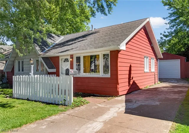3rd image of 4272 Brockley Ave, Sheffield Lake, OH 44054 | MLS# 5219133