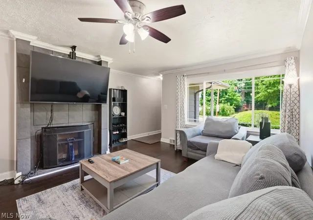3rd image of 4932 Glenlyn Rd, Lyndhurst, OH 44124 | MLS# 5203781