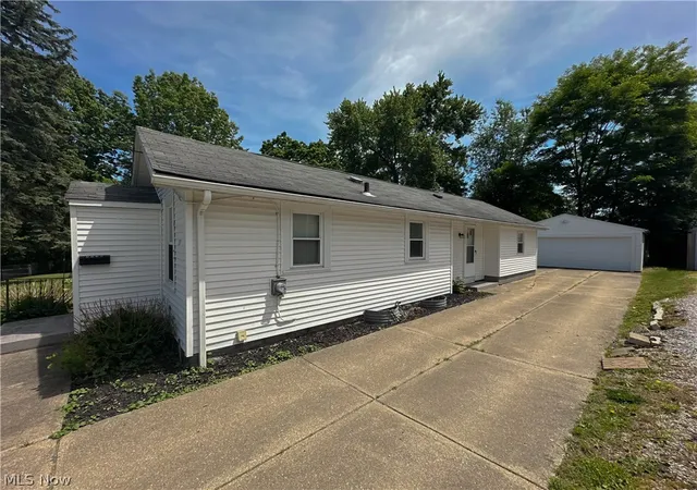 4th image of 1275 Sawyer Ave, Akron, OH 44310 | MLS# 5218250