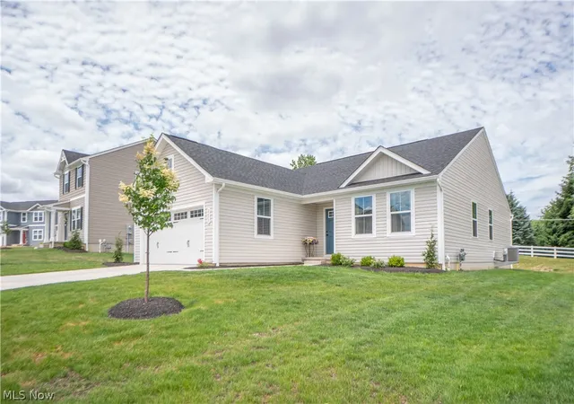 Homes for sale in Canton, OH | 2655 Elkford Cir Ne, Canton, OH 44721 | MLS# 5218925