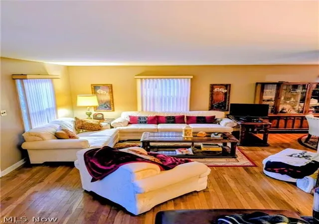 Photo 3 of Sale Pending at 1026 Seward Ave, Akron, OH 44320 | MLS# 5219438 | Listing updated on 2026-07-01