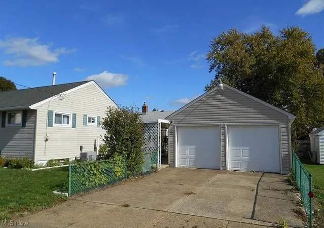 Photo 2 of Single family home for sale at 3024 Belmont Pl Sw, Canton, OH 44710 | MLS# 5219483 | Listing updated on 2026-06-16